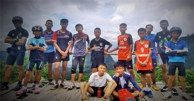 How can the Thai team survive in the cave?