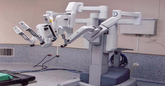 How do endoscopic robots help the Cho Ray hospital doctor?