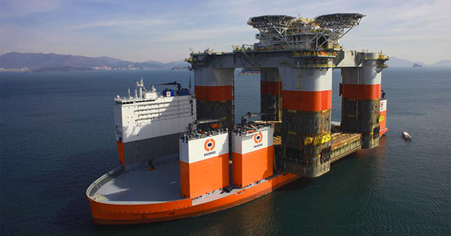How does the school's super transport vessel operate?