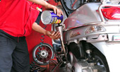 How long do motorbikes in Vietnam need to change oil?