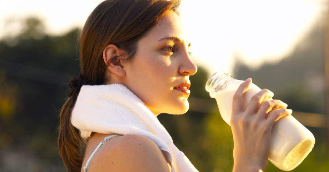 How much milk should Vietnamese people drink every day?