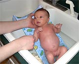 How to bathe your baby safely