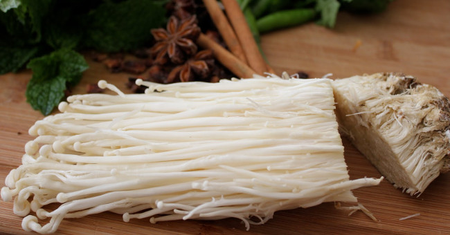 How to distinguish Korean and Chinese needle mushrooms