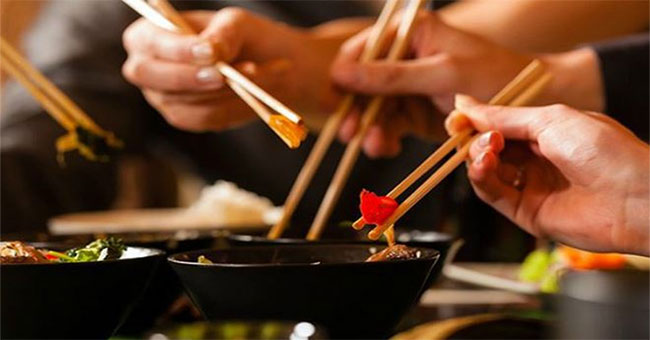 How to use chopsticks to not harm health?