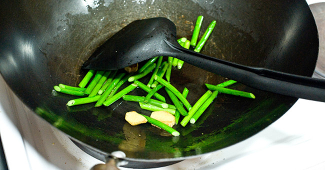 How to use the wrong kitchen tool makes you face many dangerous diseases