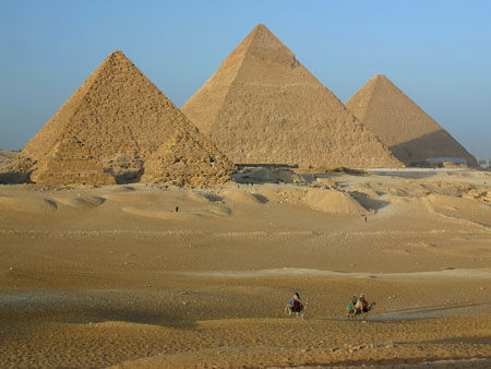 How was the Egyptian pyramid built?