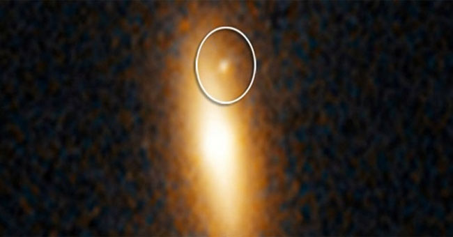 Huge black hole strayed in the galaxy