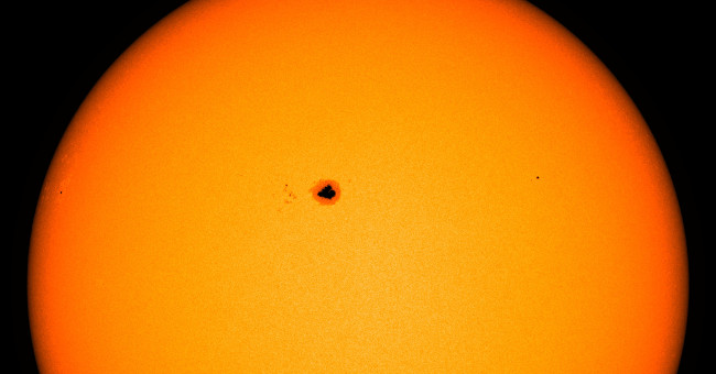 Huge black streaks on the Sun interrupt radio communications