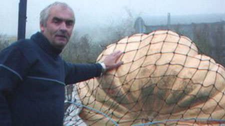Huge pumpkin thanks to 'talking to people'