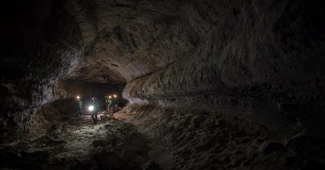 Humans can stay in Mars and Moon caves