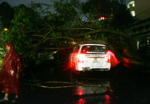 Hurricane Pakhar raging in HCMC