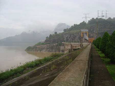 Hydropower stimulates artificial earthquakes