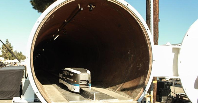 Hyperloop design speed 324 km / h
