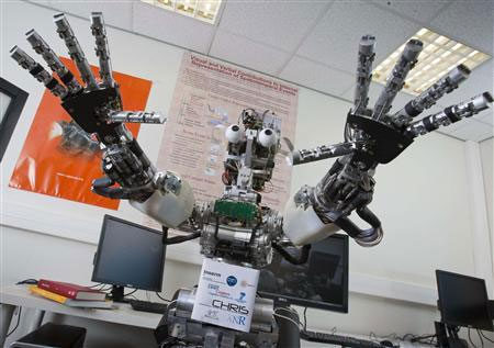 ICub robot helps to understand people better