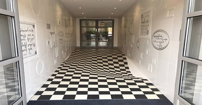 Illusion of concave house background deceiving many people