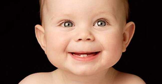 Illustrate the sequence and timing of baby teeth