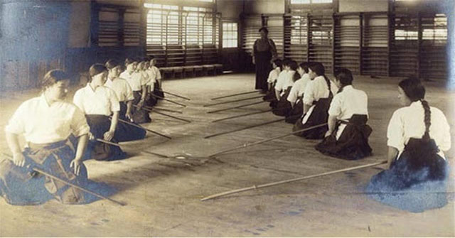 Impressive images of Asian students of the last century