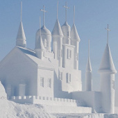 Impressive works made from snow