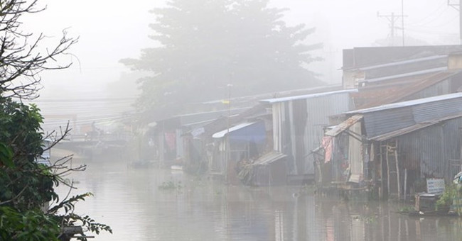 In the North, there appears fog in the early morning, the mountains have a cold place