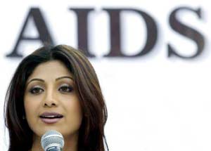 India: Bollywood actors propagate AIDS warning