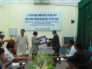 India helps Vietnam produce drugs to treat HIV / AIDS