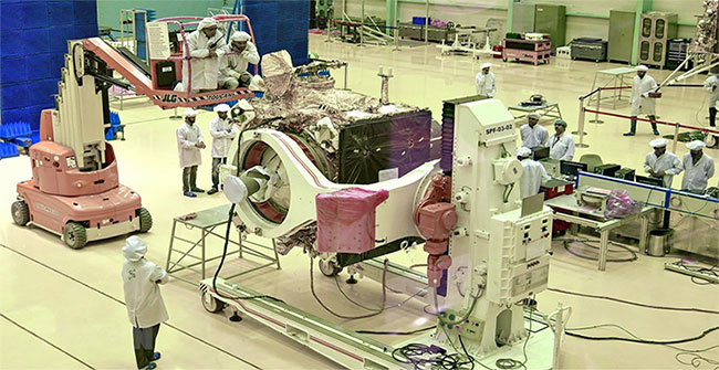 India launches a space ship, preparing to explore the Moon