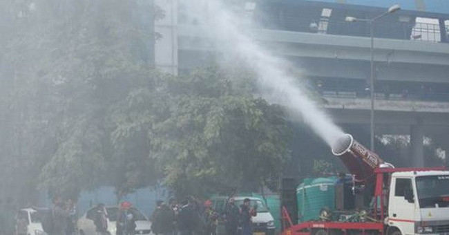 India tests 'smoke-proof water cannon' in New Delhi