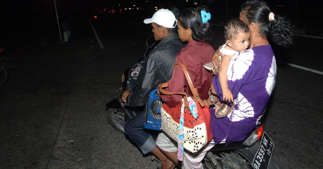 Indonesia: A series of aftershocks after an earthquake of 7.8 Richter scale