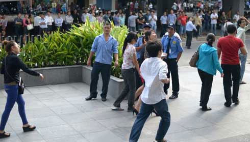 Indonesia earthquake shook Vietnam buildings