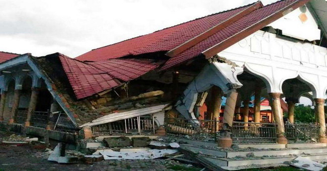 Indonesia earthquake strong, at least 18 people died