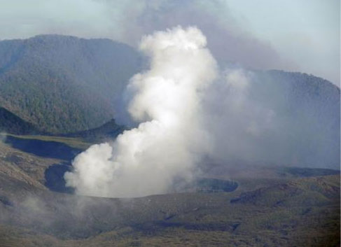Indonesia raised the volcano warning to the highest level