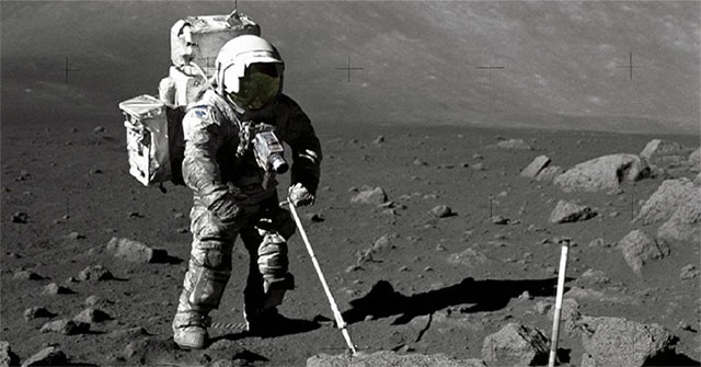 Information from the dust of the Moon for the first time