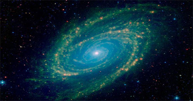 Infrared image of Messier 81 shows off beautifully