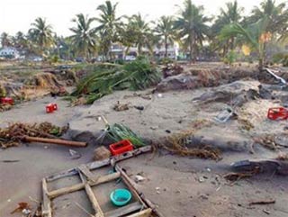 Installation of the first tsunami warning system in the Indian Ocean