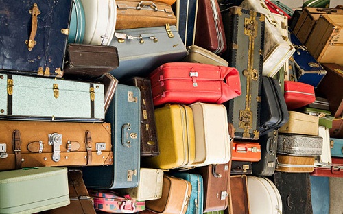 Instructions for storing luggage when flying
