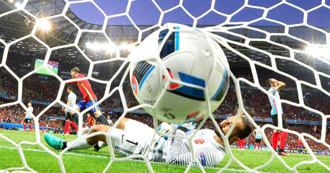 Intellectual and psychological differences create super soccer stars