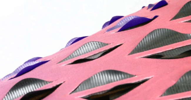 Intelligent cleats automatically open the vent when sweating