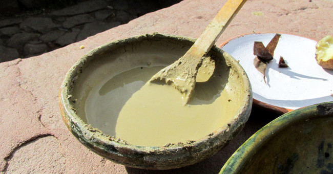 Interesting culture eating clay from the disease of Indians