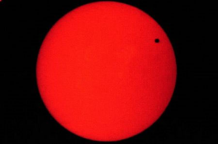 Interesting 'meeting' between Venus and the sun