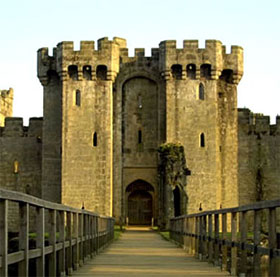 Interesting things about ancient castles in Europe