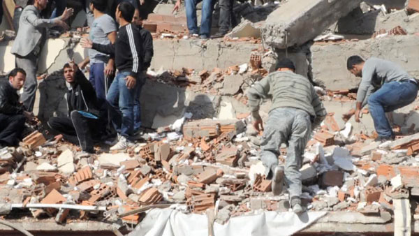 Iran continues to suffer a strong aftershock of 5.3 on the Richter scale