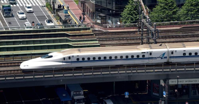 It can only be Japan: The train knows how to fake dogs and deer to prevent accidents