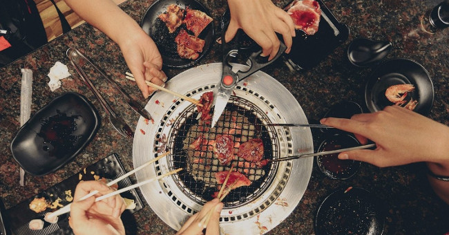 It turns out that hunger has a stronger motivation than fear and loneliness