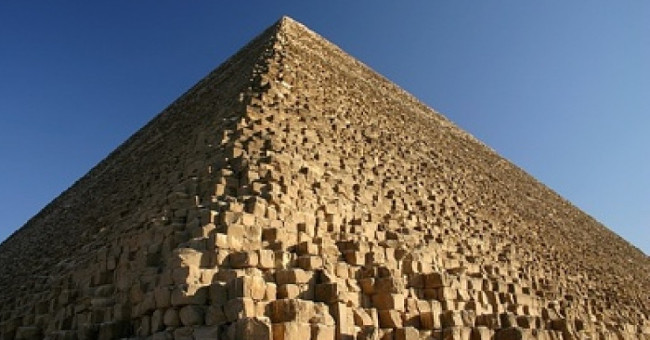 It will cost $ 5 billion to build an Egyptian pyramid