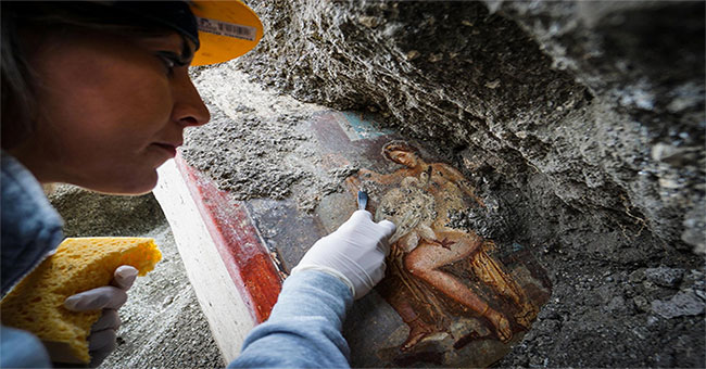 Italy: Find an ancient Roman painting on the theme of