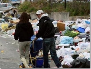Italy: Garbage crisis in Naples