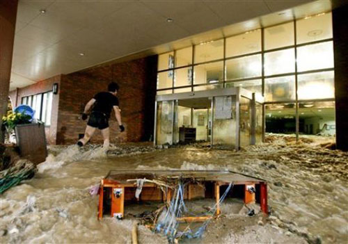 Japan: Floods and landslides, 17 people died, missing