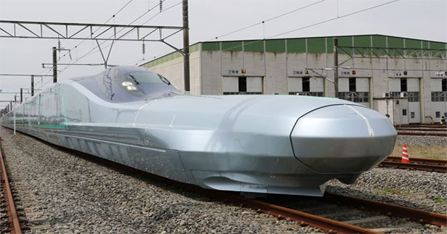 Japan tested the world's fastest 'bullet-shaped' ship, up to 400km / h