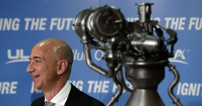 Jeff Bezos: People will have to leave Earth, work on the Moon