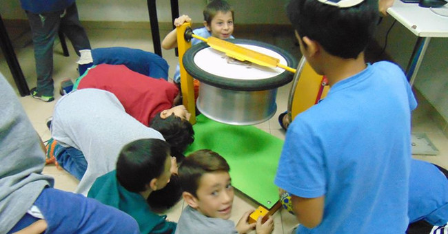 Jews teach children to be noisy like a broken market